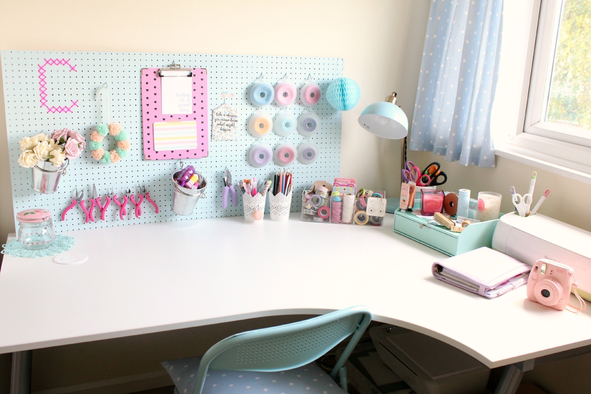 89 2f2014 10 13 094342 claireabellemakes craft studio desk