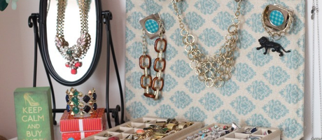 Cover 95 2f2014 11 11 152400 organized jewelry closet 70