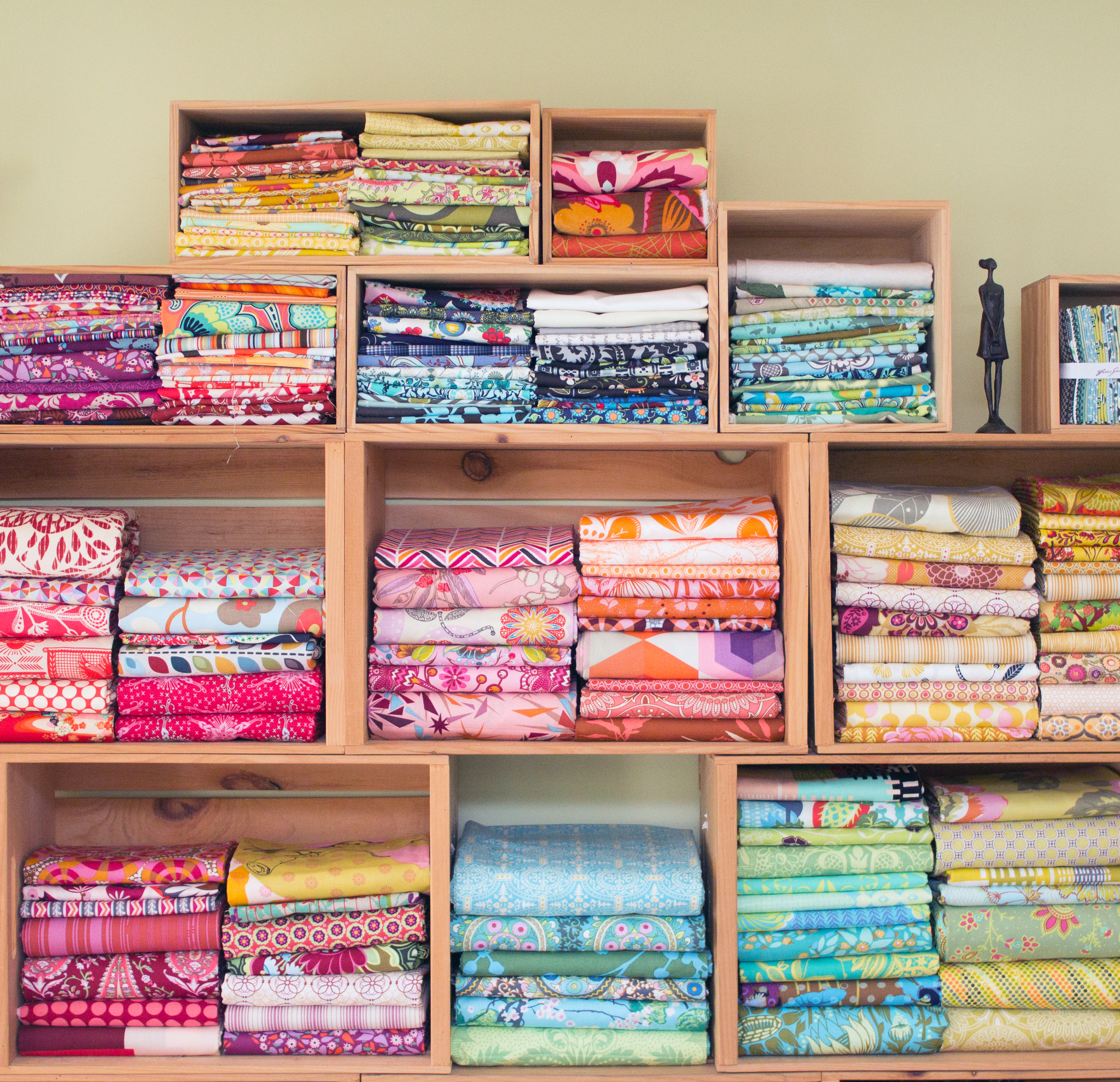 105 2f2015 02 01 200401 wood%2bcubbies%2bfull%2bof%2bfabrics