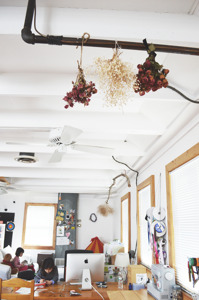 108 2f2015 02 05 120215 long shot of studio
