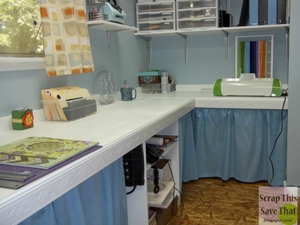 Height 320 2 20lots 20of 20desk 20space