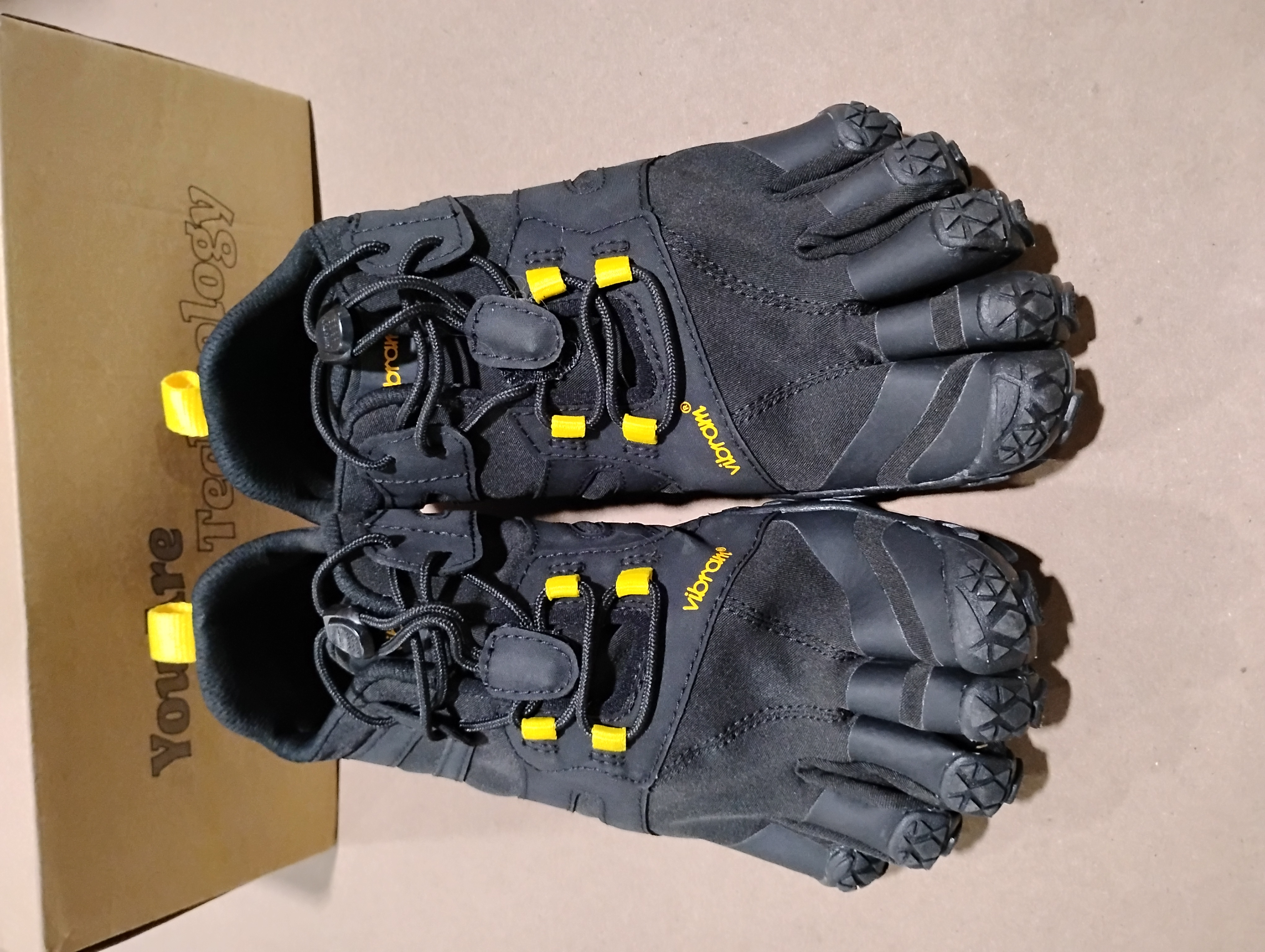 UsedLikeNew_Vibram Women's FiveFingers V-Trail 2.0 Shoe, Black