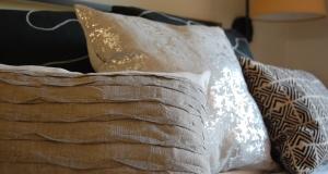 Cut and Sew: Home Interiors, Pillows