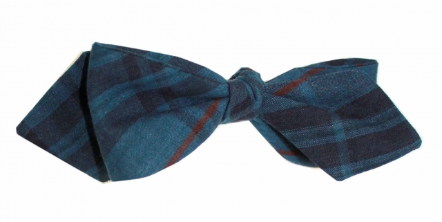 Diamond Point Bow Tie