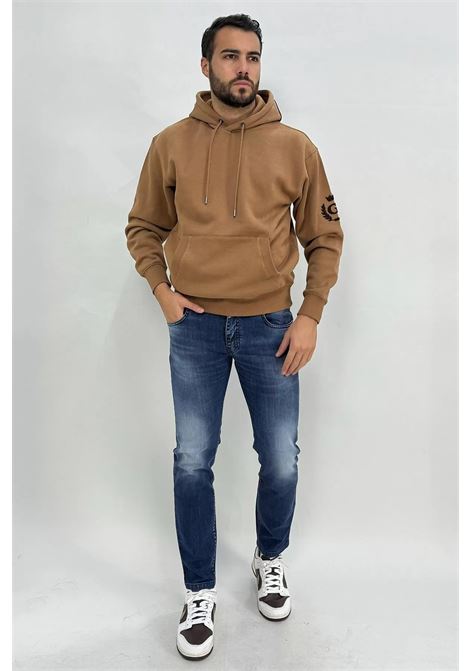 Felpa Cammello con Cappuccio Logato Nero e Polsini a Costine GUESS | Felpa | M4BQ05KBJ31G1R4