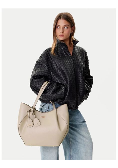 Shopper Amorette Tortora in Similpelle con Charm Logato e Pochette GUESS | Borsa | HWBG7898240LTA