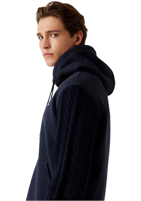 Guess Contrast Sleeves Hoodie blu con Cappuccio GUESS | Felpa | M5BQ15K0981G7V2