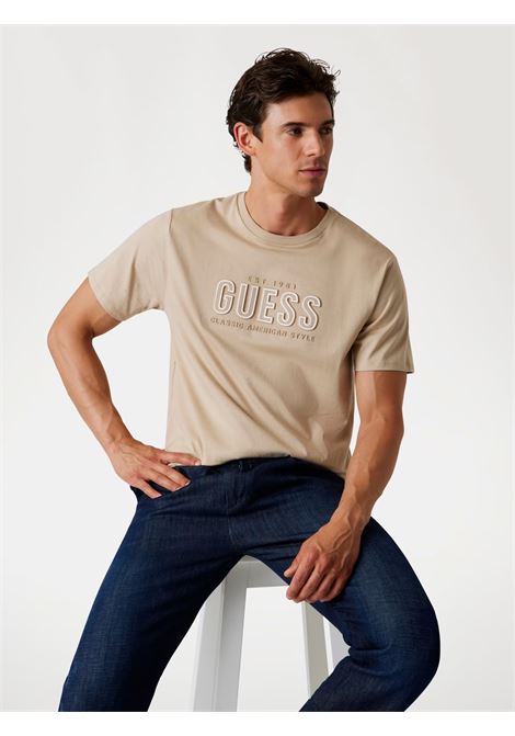 T-shirt Beige con Logo Guess a Sbalzo e Vestibilità Regular GUESS | T-shirt | M5YI44KBW41F10M