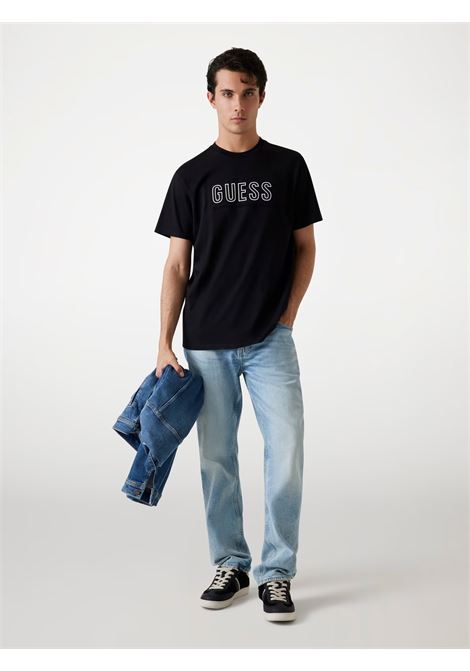 T-shirt nero con Logo Guess a Sbalzo e Vestibilità Regular GUESS | T-shirt | M5YI44KBW41JTMU
