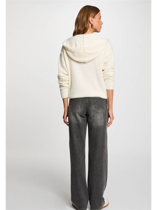  MORGAN DE TOI | MBALOUIVORY