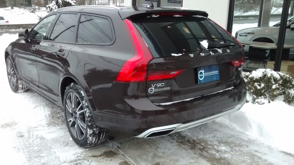 2017-v90-cc.jpg