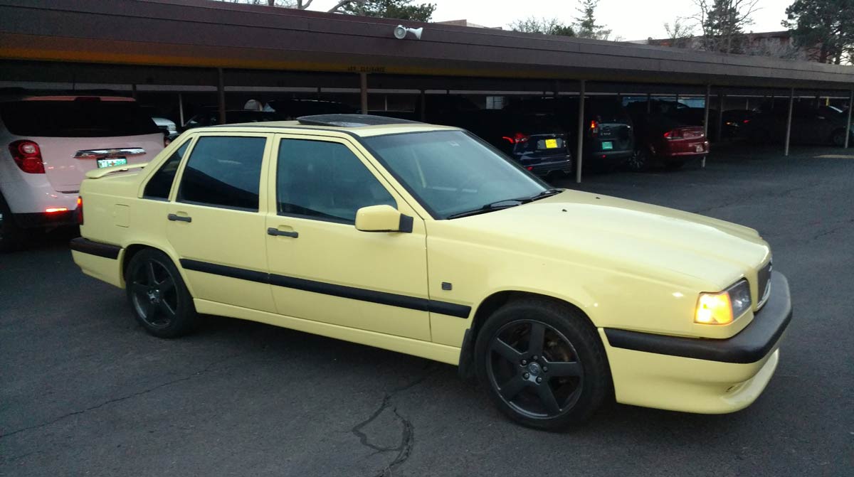 1995 Volvo 850 T-5R Yellow Sedan