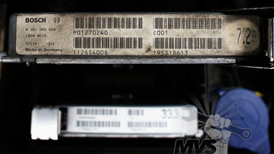 ECU and TCU in a Volvo 850