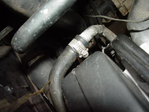 reservoir_bottom_hose_conn