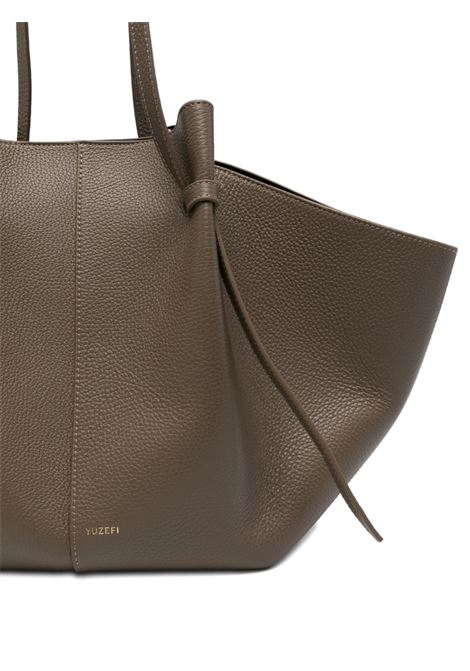 Borsa Large Mochi in pelle tortora YUZEFI | LARGE MOCHI-YUZSS25-HB-LML052