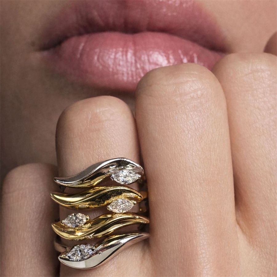 Anello 'Flame' in oro giallo con diamante FLAME | AN1AU18G CT 0,15 MQ