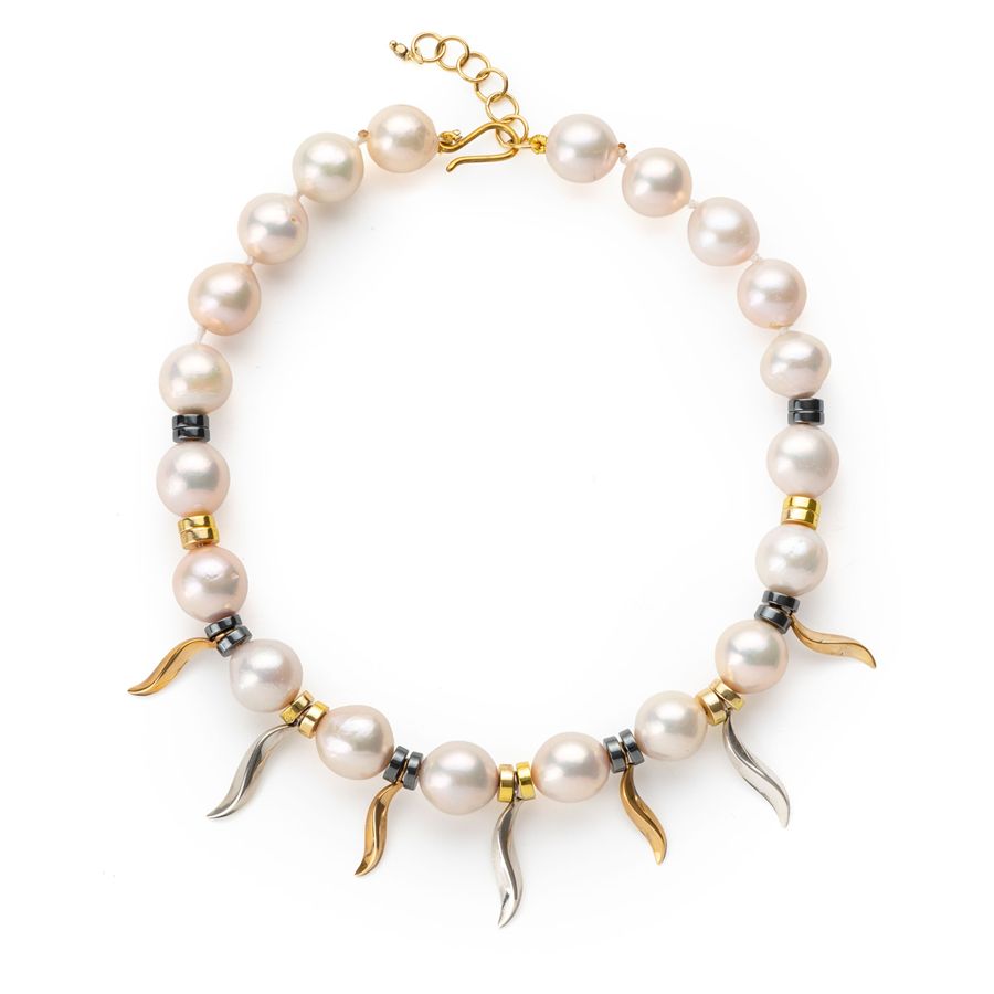 Collana girocollo in perle ed ematite