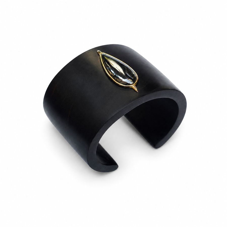 Ebony bracelet with a hematite teardrop Totem | BR EBGOCCIA
