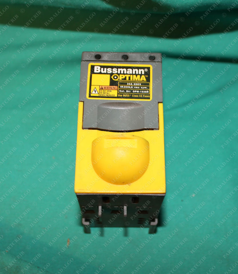 Bussmann Tron Waterproof Fuse Holder – 30A 600V – Cat# HEB-AW – NIB