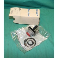 Allen Bradley 800T-A6A Push Button Flush Head Red Ser.T NEW