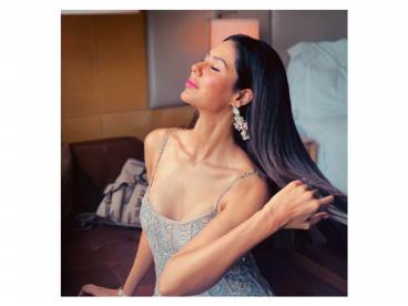 Sonam Bajwa Cool Pictures & Measurements