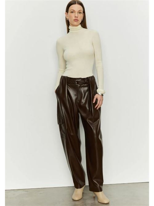  ISABELLE BLANCHE | P046-T005-378