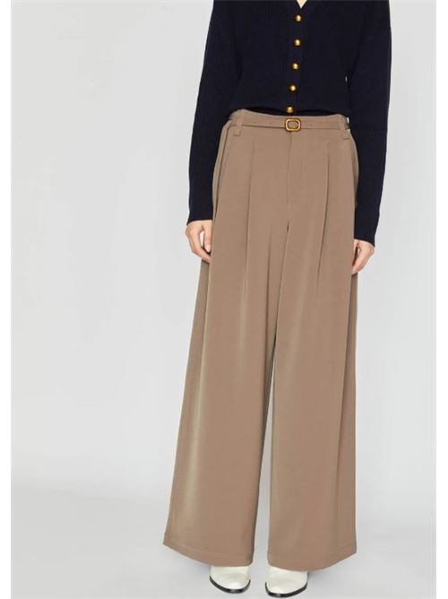  ISABELLE BLANCHE | P056-T001-439