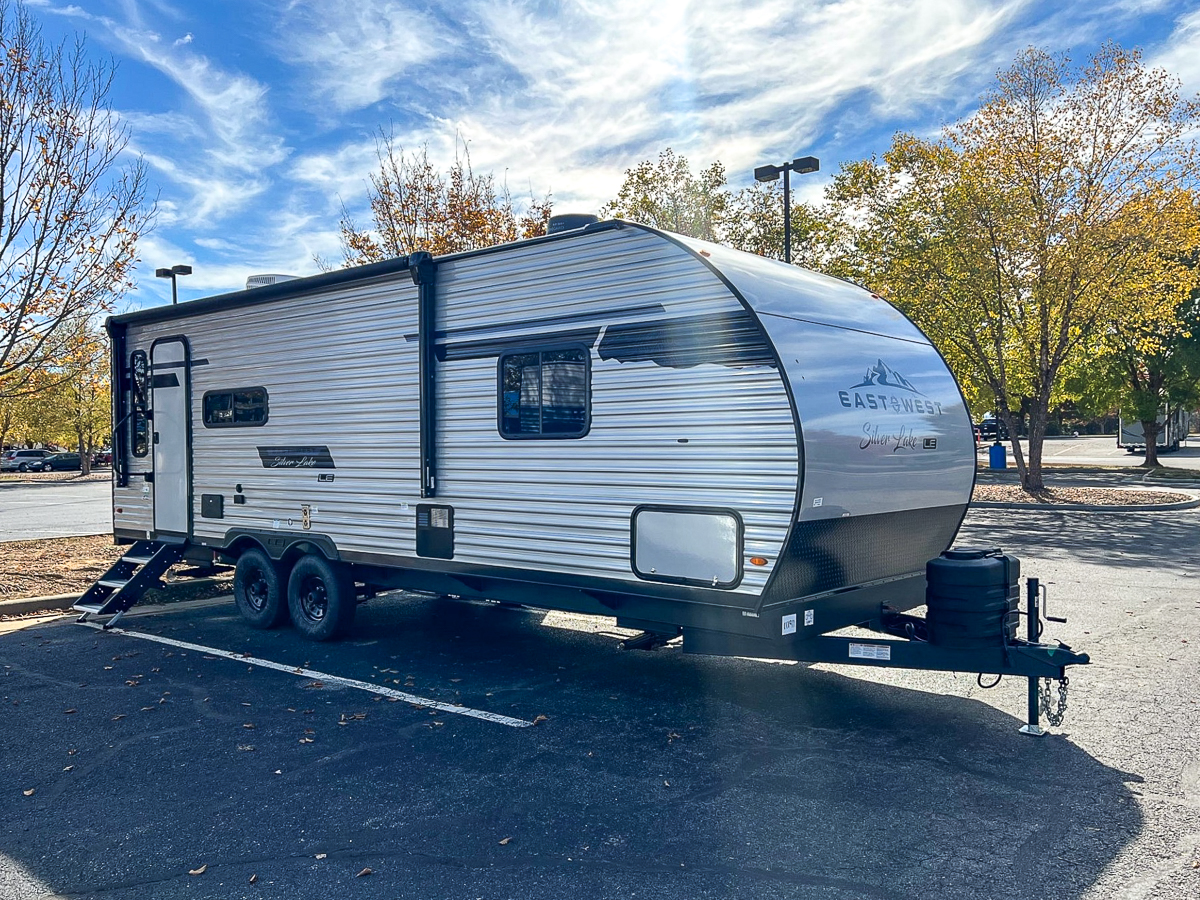 East To West Silver Lake Le 24RLLE Camping World of London 2352844