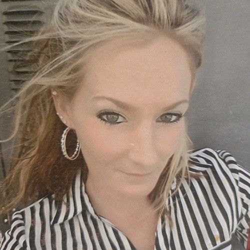 Chrissy Curtis -  kids cuts specialist,curly hair, colorist Chrissy Curtis