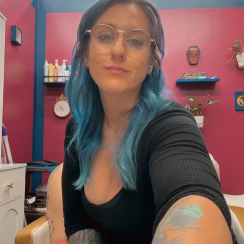 Keira Lowrey - Master Stylist Keira Lowrey