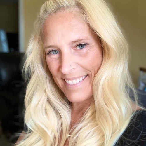 Kelli Frank - Master Stylist/ Master Colorist Kelli Frank