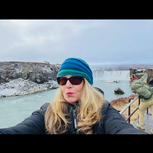 Cynthia Knight -  Intuitive Artist and Specialist in curly hair and all phases of color correction Cynthia Knight