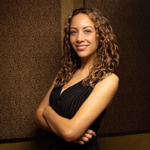 A U R A S P A By Sunnie June