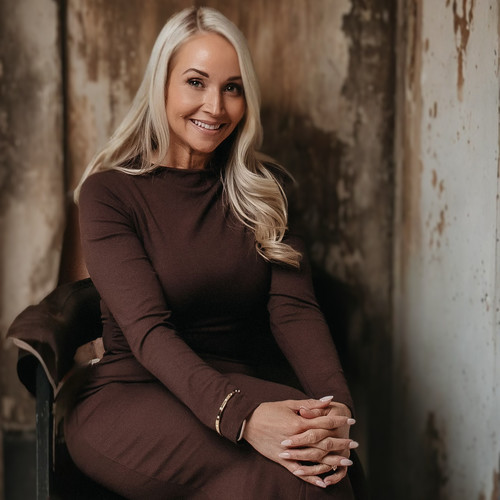 Amber McAfee The Light Salon