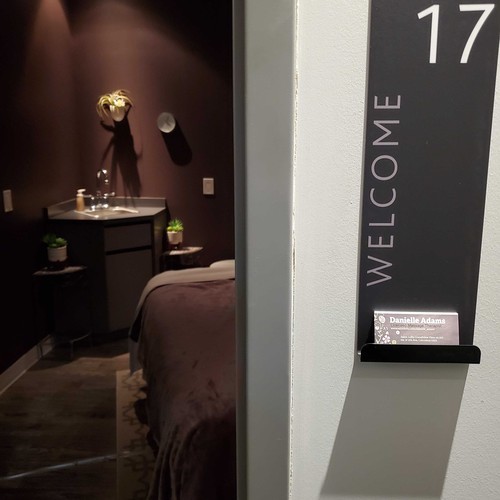 Massage Therapists in Columbus, OH - Salon Lofts in Columbus Grandview