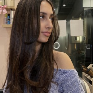 Facetune 26 12 2025 23 54 20