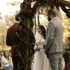 8f8d9fc1 259f 49de 8755 ea24fa9a67de