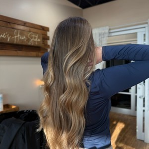 Facetune 14 04 2026 23 22 43