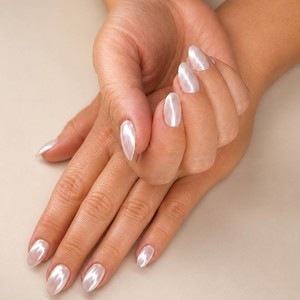 Pearl chrome manicure austin tx v2