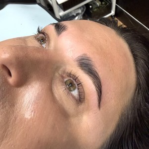 Lashes eiq lady