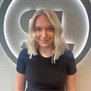 Pin5 blonde bob salon lofts 1200x1500