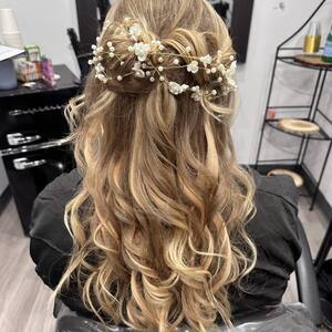 Pin5 blonde half up pearls back view 2 1200x1500