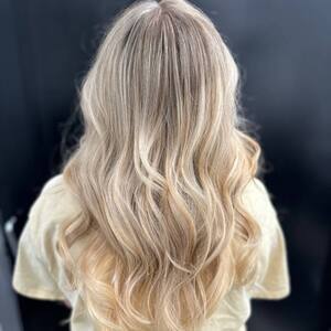 Pin5 blonde wavy back view 2 b 1200x1500