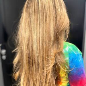 Pin5 blonde straight back view tie dye 1200x1500