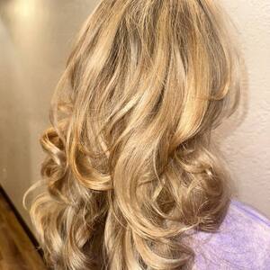 Pin5 blonde wavy back view 4 1200x1500