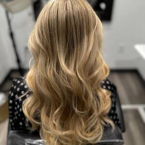 Pin5 blonde wavy back view 37 1200x1500