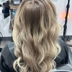 Pin5 blonde wavy back view 2 1200x1500