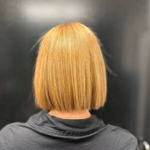 Pin5 blonde straight bob back view 2 1200x1500