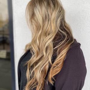 Pin5 blonde wavy back view 19 1200x1500