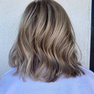Pin5 blonde wavy back view 15 1200x1500